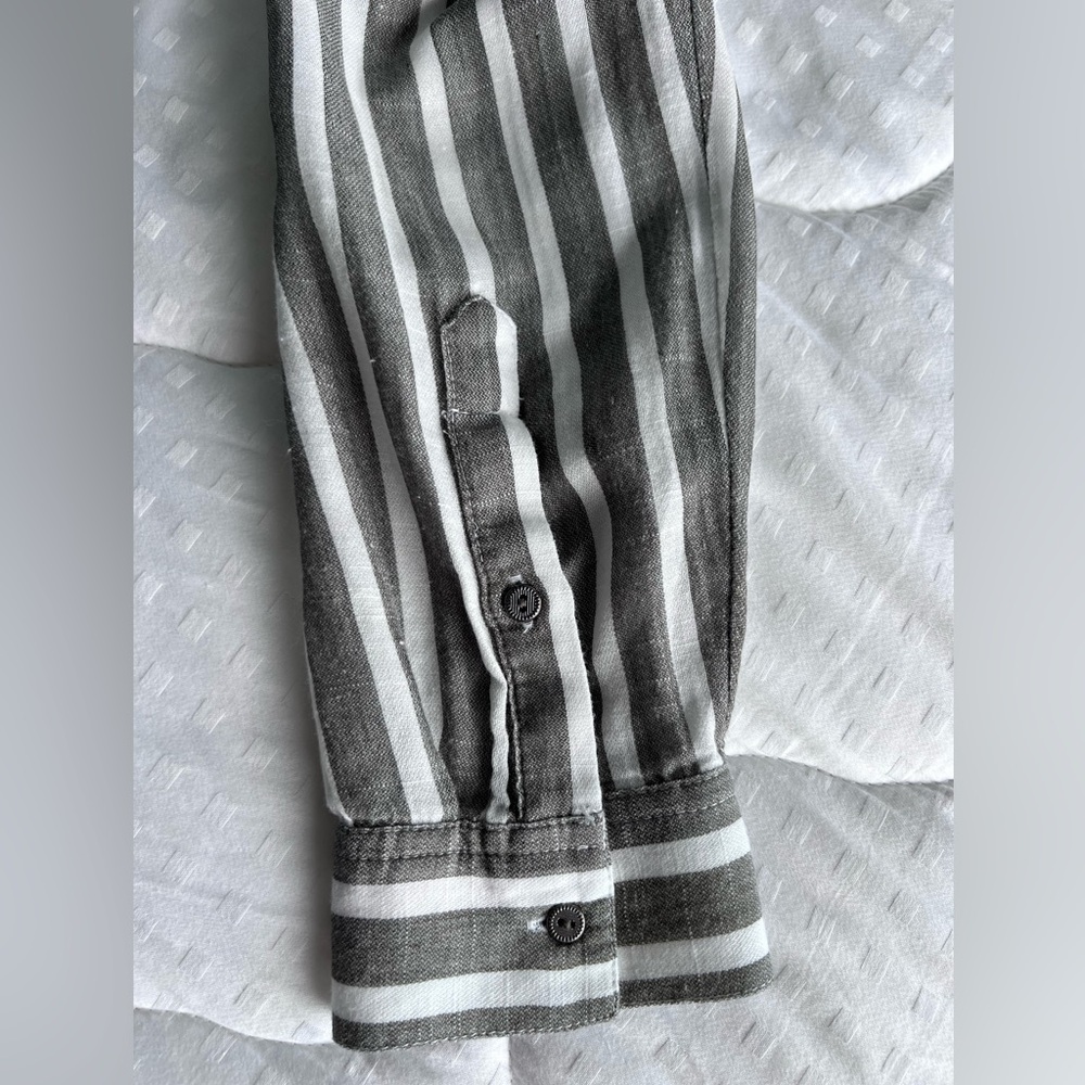 Lucky Brand EUC White Gray Vertical Stripes Blouse Long Sleeve Roll Tab Size M - Picture 12 of 16